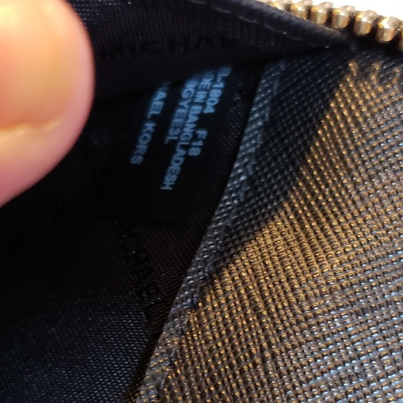 Nice wristlet black and gold - Picture 5 of 6